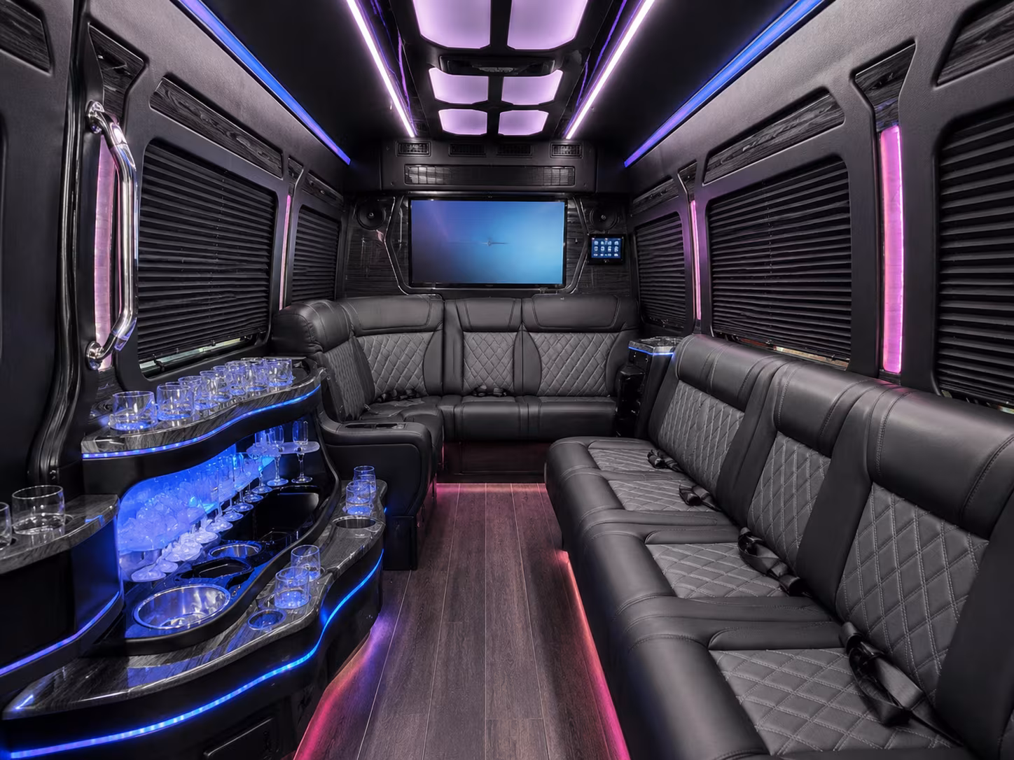 book a bus for your next airport transfer 2