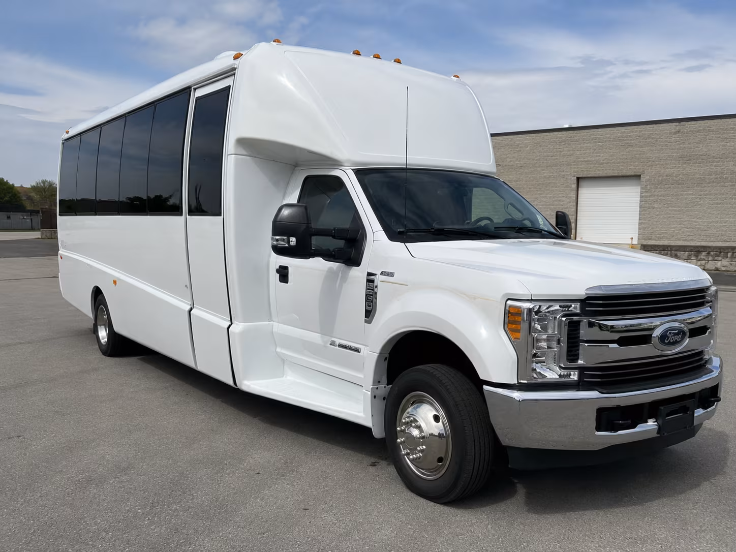 book a bus for your next wedding 2