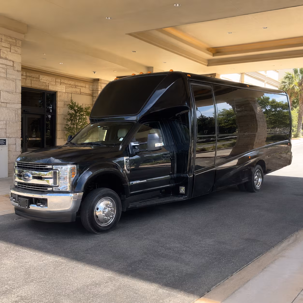 lakeland corporate bus rental prices and how to get a quote